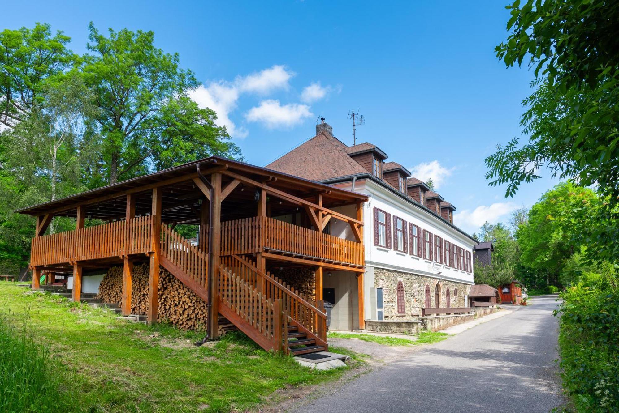 Penzion Stara Celnice Pec pod Snezkou Esterno foto